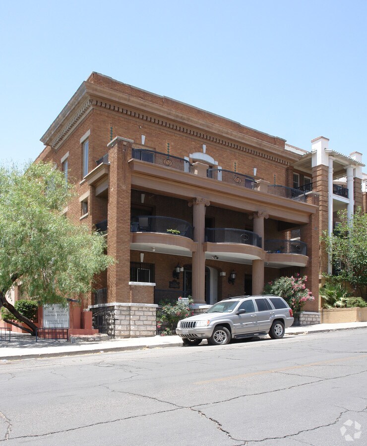 Photo - 1209 N Oregon St Apartments