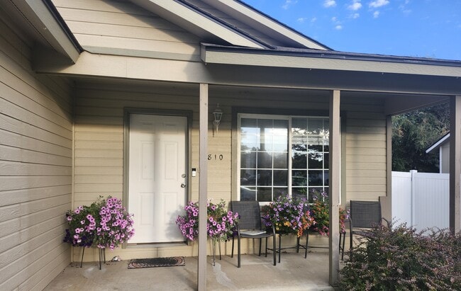 Photo - 5810 N Loraine St