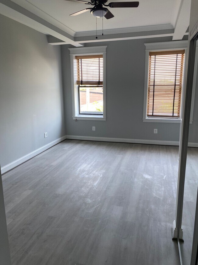 Photo - 146 N East Ave