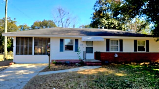 Building Photo - 318 Bruce St