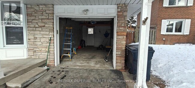 Photo - 70 McNicoll Ave