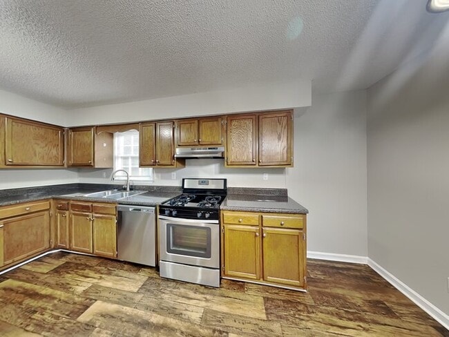 Photo - 1324 Interlaken Pass