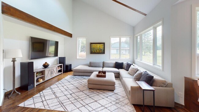 Photo - 422 Deer Blvd