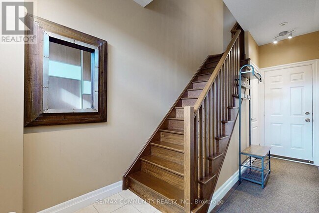 Photo - 3030 Lake Shore Blvd W