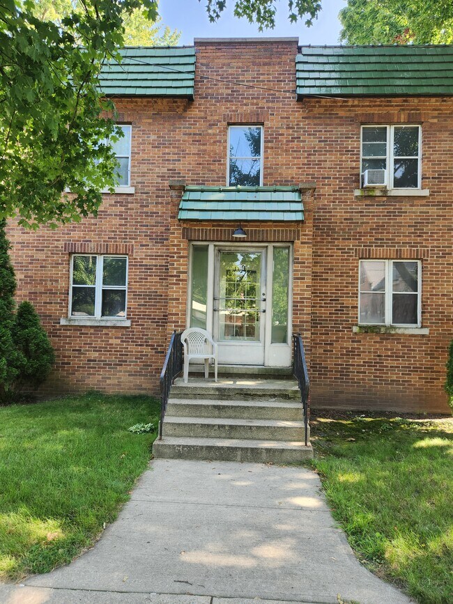 Front entrance - 610 Sycamore St Unidad #4