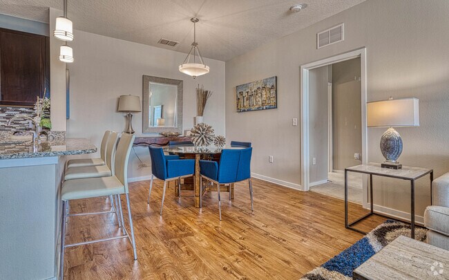 2BR, 2BA - 1119 SF - Dining Room
