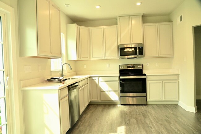 1331 Darling Dr