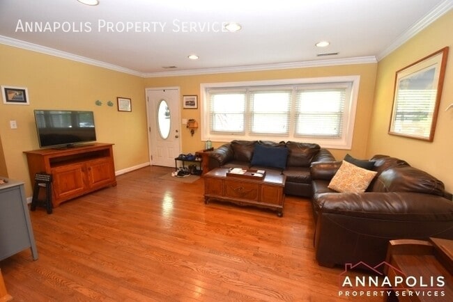 Photo - 957 Highpoint Dr
