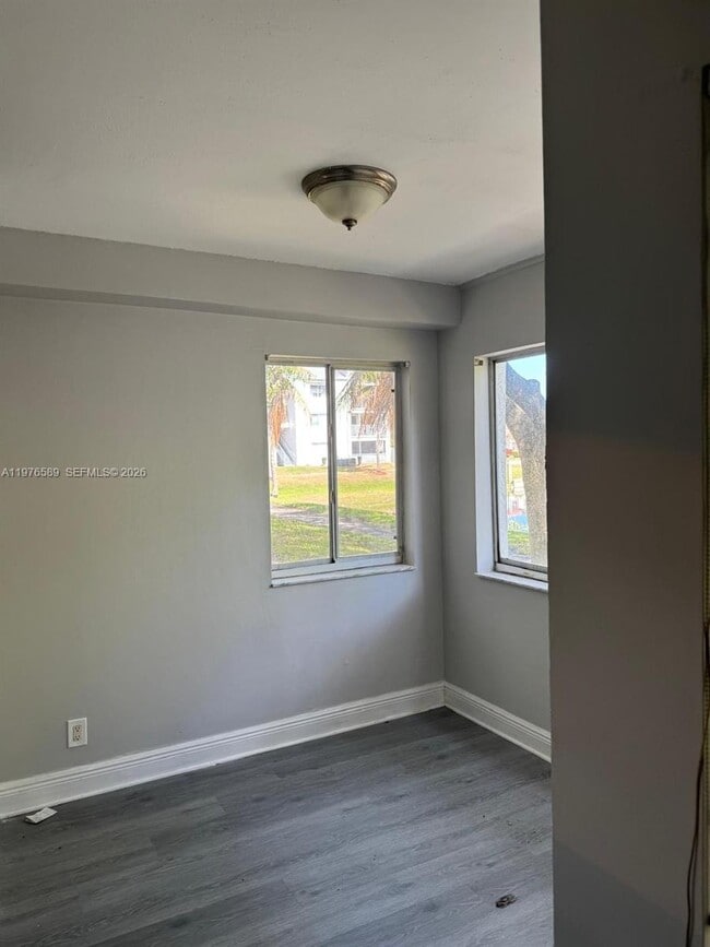 Photo - 5740 Rock Island Rd Unidad 281