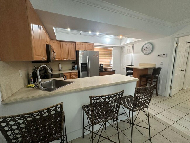 Photo - 740 NE 37th St