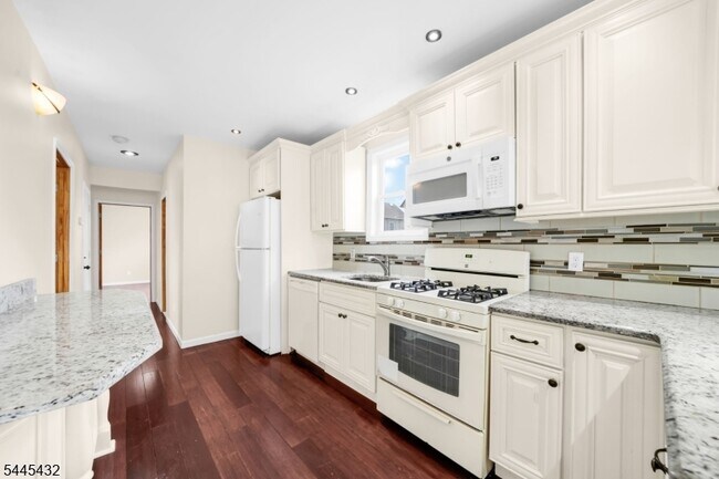 Photo - 620 McGillvray Pl Unit 1