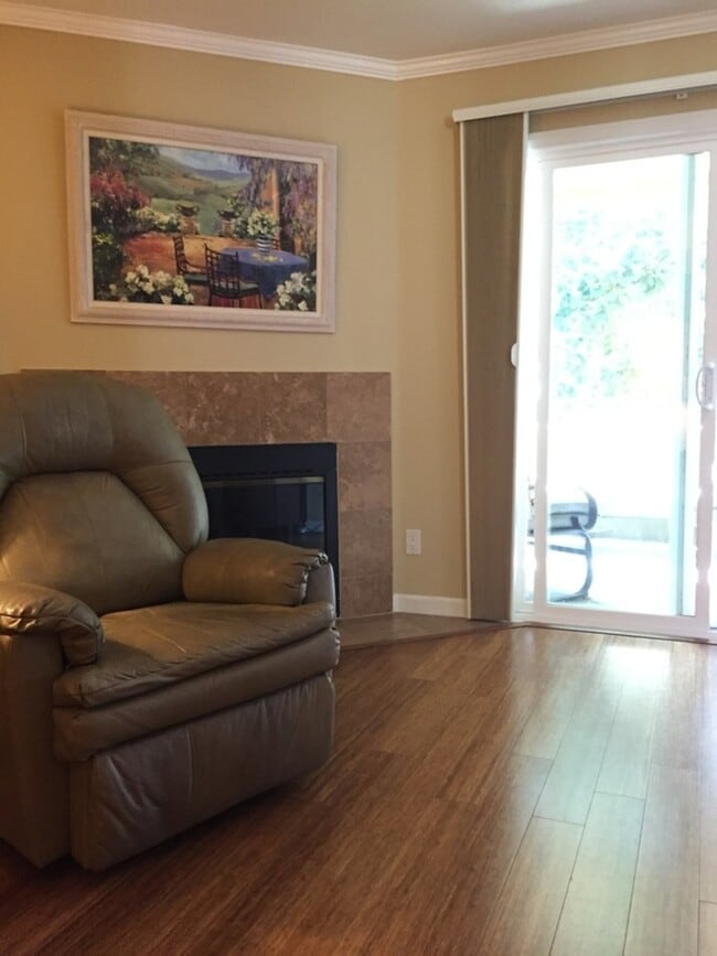 Photo - Fully furnished 1 bedroom condo and office - Short Term Rental!