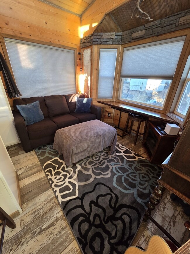 Photo - 1412 Amanda Dr