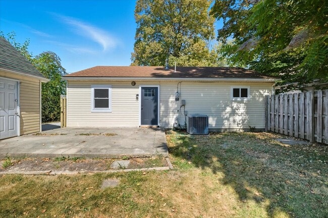 Photo - 710 E Chestnut St