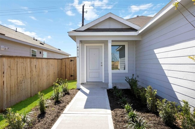 Photo - 4915 Esperanza Ter Dr