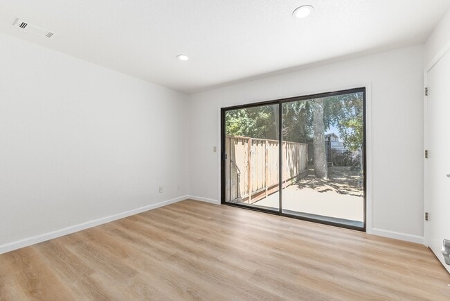 Photo - 1211 Lincoln Ave Unit 1211 Lincoln Ave #B -LU-