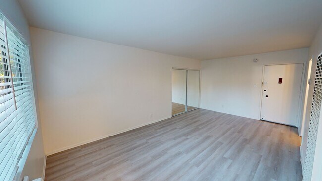 1001 N Gardner
