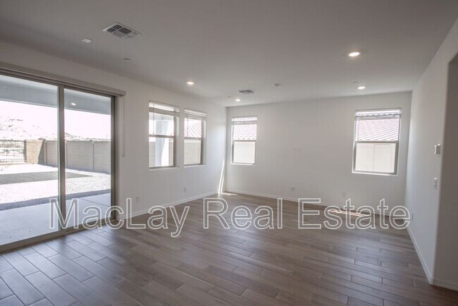 Photo - 21326 W Roanoke Ave