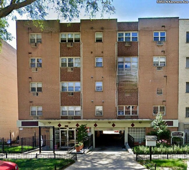 Building Photo - 5950 N Kenmore Ave Unit 406