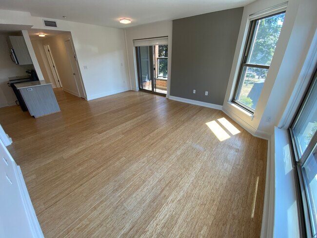 Photo - 74 Ashford St Unit 201