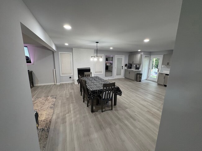 Photo - 142 Shipman Rd