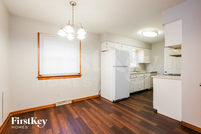 Photo - 18523 Oak Ave