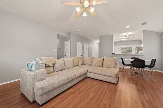 Photo - 205 Colony Lake Ln