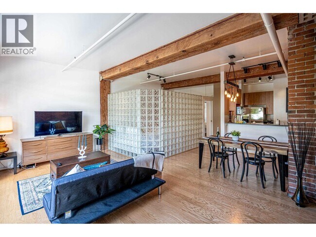 Photo - 518 Beatty St Unit 303
