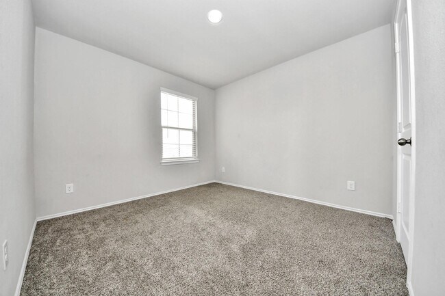 Photo - 21003 Seneca Willow Wy