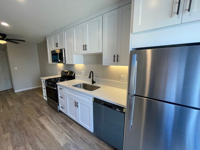 Photo - 4037 Van Dyke Ave Unidad B