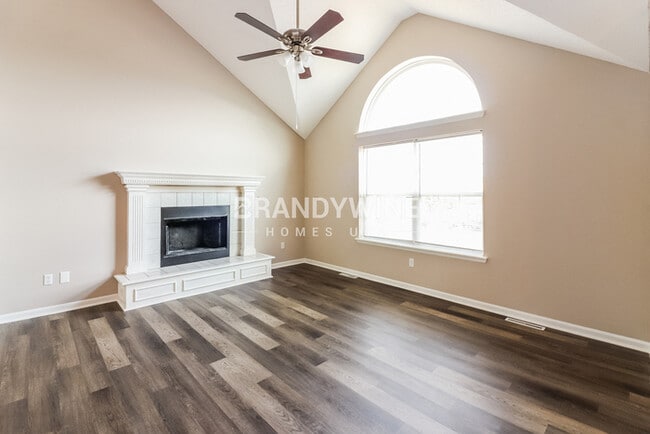 Photo - 1205 Deena St