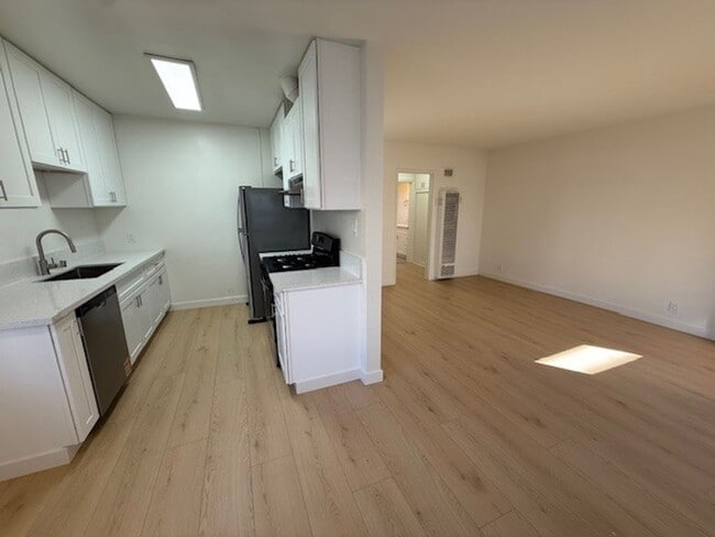 Photo - 459 Orange #10