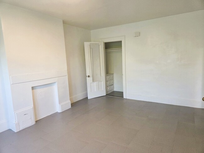 Photo - 111 Chandler St Unidad 4