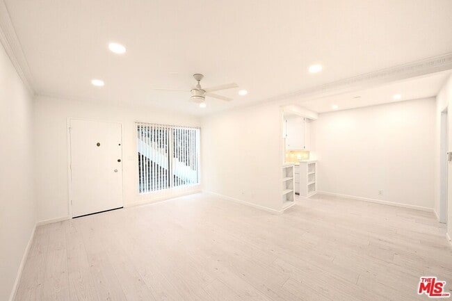 Building Photo - 1037 11th St Unit 4