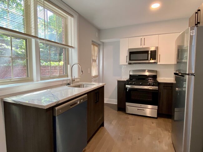 Photo - 722 Lombard St Unit APT 1