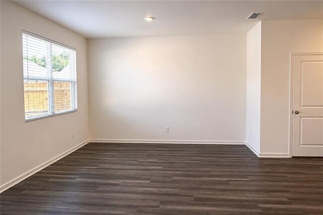 Photo - 2095 Emerson Dr