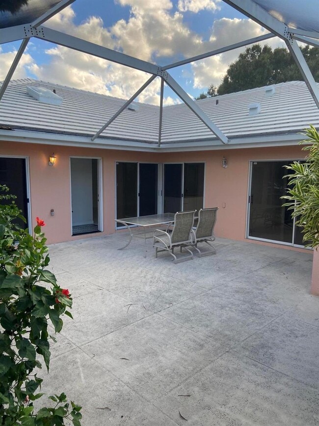 Photo - 2102 Appleton Ct
