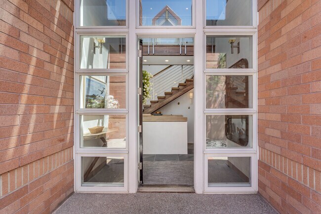 Photo - 708 E Hyman Ave