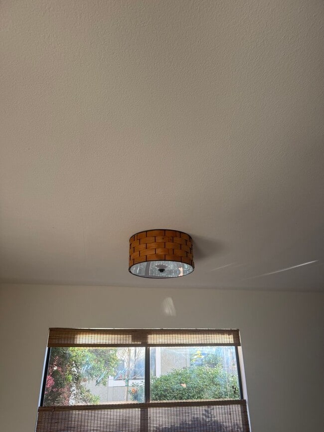 Photo - Upgraded Townhome For Rent in Central Live Oak Location