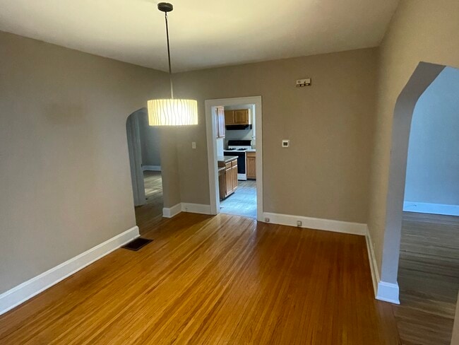 Dining room - 3219 Glengyle Ave Unit 1