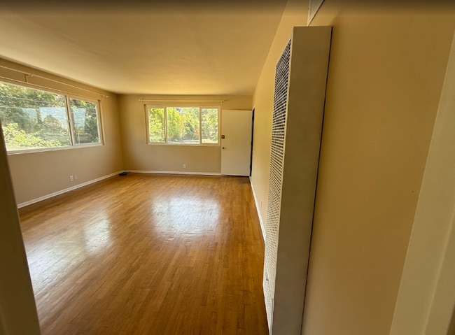 Building Photo - 712 N Vendome St Rental