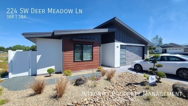 Photo - 224 Meadow Ln