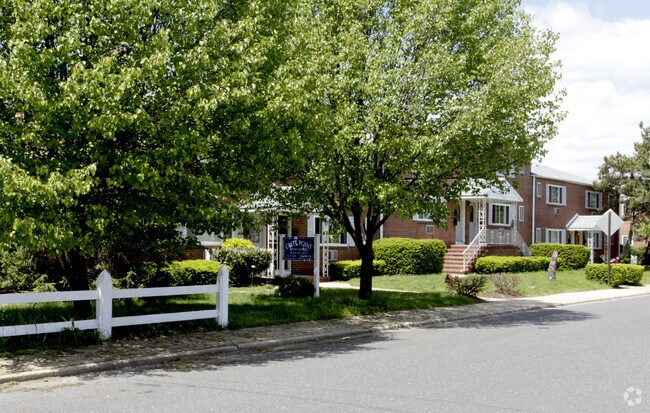 Creek Point Apartments - Creek Point Apartments