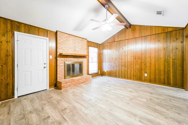 Photo - 296 Woodcliff Dr
