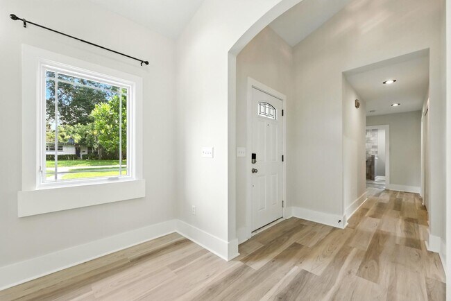 Photo - 5432 Grove Ave