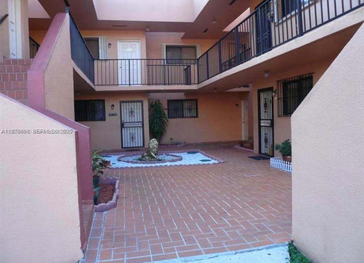 Photo - 1290 W 41st St Unit 103