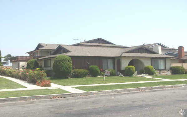 Photo - Delano 2 Apartments