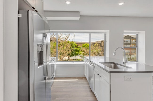 Building Photo - 606 W North Temple St