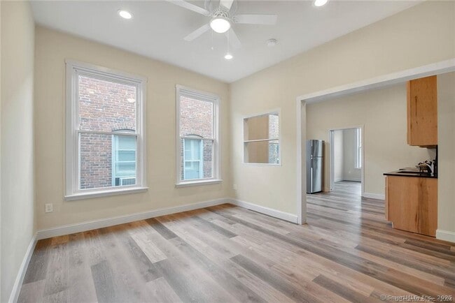 Photo - 120 E Main St Unit APT 6