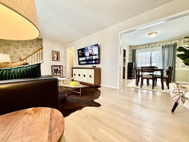 11417 Gravenhurst Dr